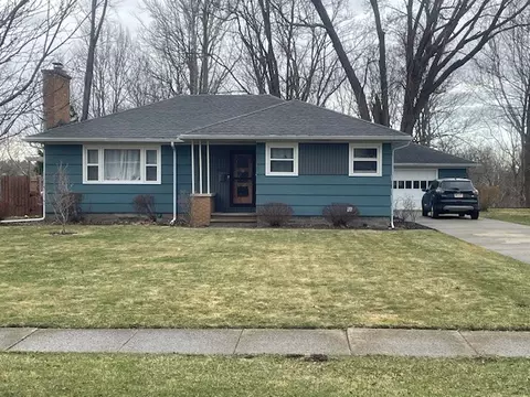 810 Lake St, Girard, PA 16417