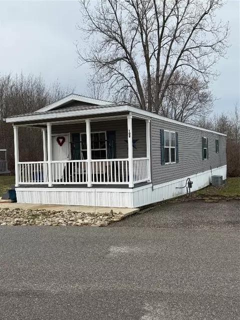 109 Timberlake Dr, Mckean, PA 16426