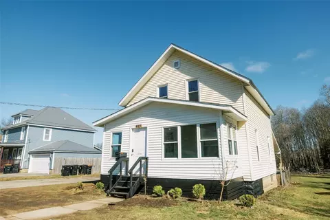 825 E Main St, Corry, PA 16407 photo 2
