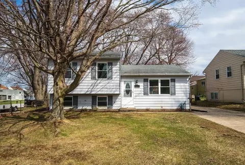 2419 Eastlawn Pkwy, Erie, PA 16510