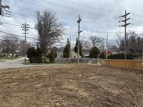 Cherry Street, Erie, PA 16509