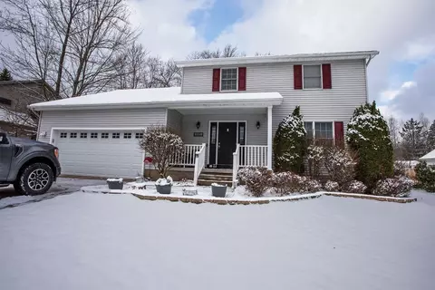 8680 Hawick Rd, Erie, PA 16509
