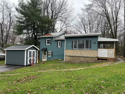 12058 Choctaw Cir, Conneaut Lake, PA 16316
