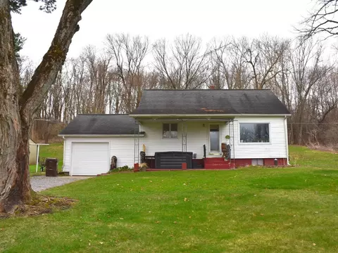 18225 Grange Center Rd, Saegertown, PA 16433