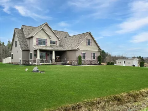 2150 Deer Run Trl, Erie, PA 16509