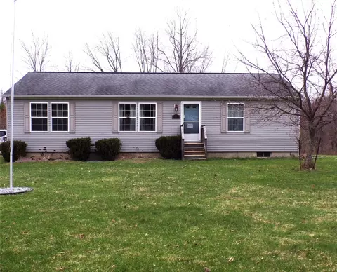 3043 N Creek Rd, Girard, PA 16417