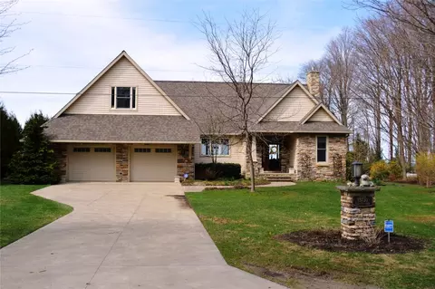 13730 Old Lake Rd, East Springfield, PA 16411