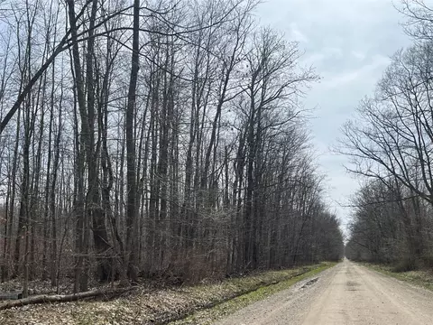000 Stateline Rd, Springboro, PA 16435