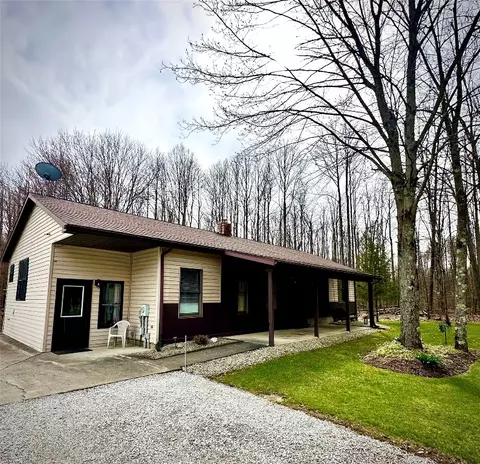 10237 Tower Rd, Conneautville, PA 16406