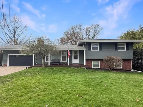 3930 Holly Rue Dr, Erie, PA 16506