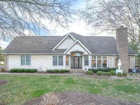 5232 Wolf Run Village Ln, Erie, PA 16505