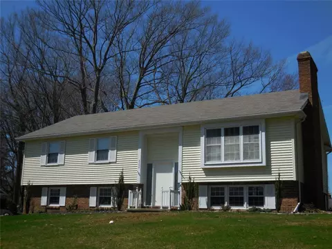 4324 Village St, Erie, PA 16506