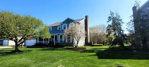 5841 Cobblestone Dr, Erie, PA 16509