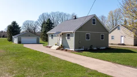 656 W Park Dr, Lake City, PA 16423