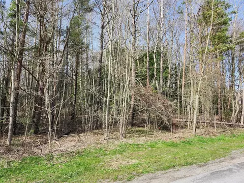 Phyllis Drive, Erie, PA 16510
