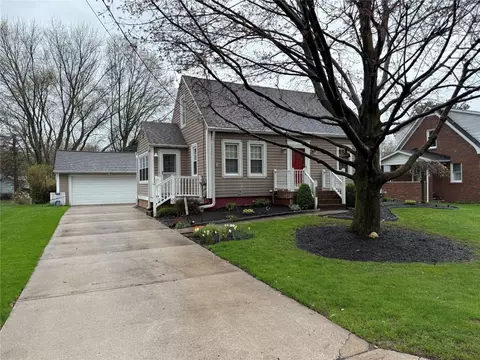 5642 Rockledge Dr, Erie, PA 16511