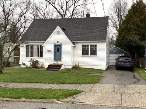3927 Wood St, Erie, PA 16509