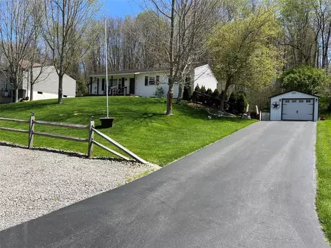 12956 Ryan Dr, Conneaut Lake, PA 16316