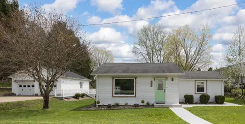 155 E 6th St, Waterford, PA 16441