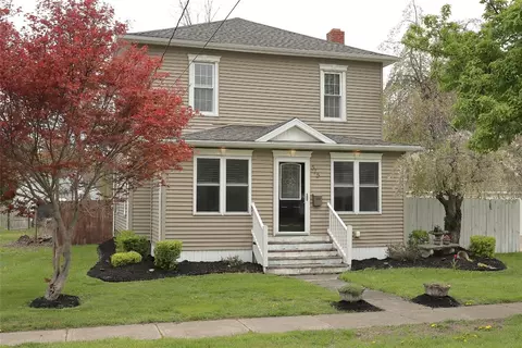 515 Lake St, Girard, PA 16417