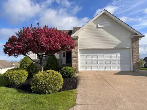 6066 Hummingbird Ct #140, Erie, PA 16509