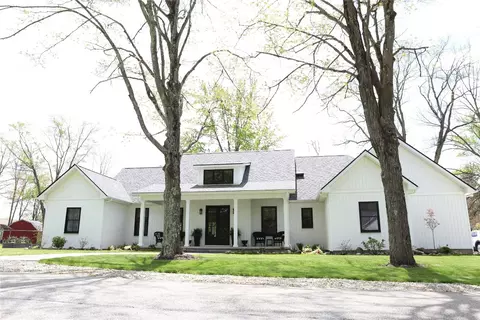 12075 Oakmont Dr, Conneaut Lake, PA 16316