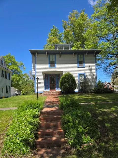 162 E 2nd St, Waterford, PA 16441