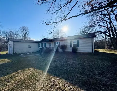 19220 Murphy Rd, Corry, PA 16407 photo 2