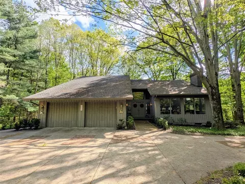 5441 Thomas Rd, Fairview, PA 16415