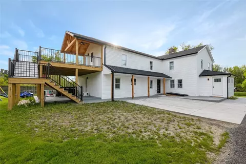 6615 E Lake Rd, Erie, PA 16511