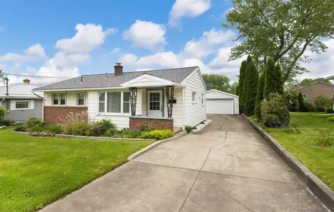 3915 Greengarden Blvd, Erie, PA 16509