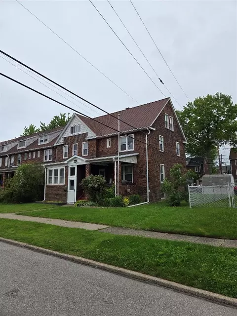 1065 Priestley Ave, Erie, PA 16510