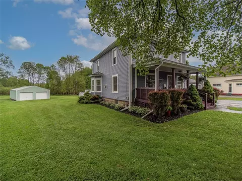817 E Main St, Corry, PA 16407 photo 2