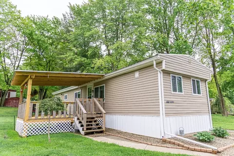 12840 Cypress St, Conneaut Lake, PA 16316