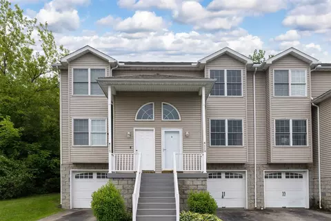 4119 Wood Hills Dr #C23, Erie, PA 16510