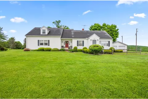 14000 Flatts Rd, Waterford, PA 16441