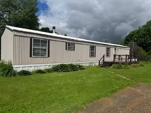 2409 N Shore Dr, Linesville, PA 16424
