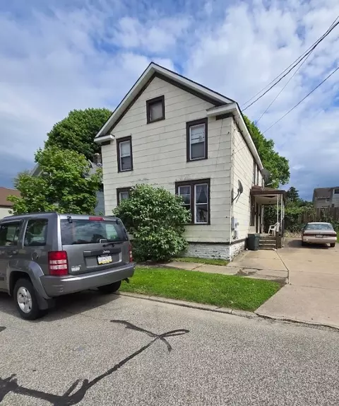 355 W 24th St, Erie, PA 16502