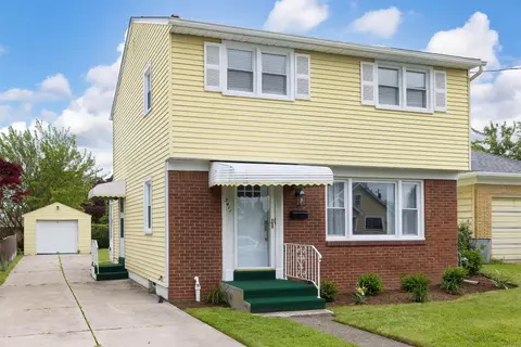3411 Elmwood St, Erie, PA 16508