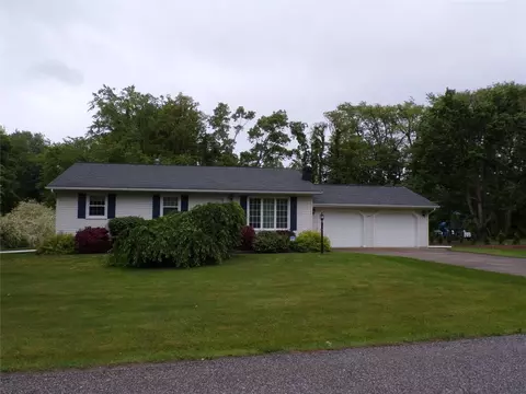 10038 Shumaker Dr, Girard, PA 16417