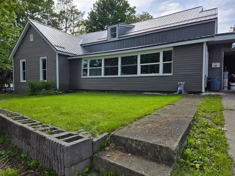 76 Orchard St, Erie, PA 16508