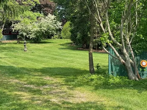 10634 N Edgewood Dr, Lake City, PA 16423