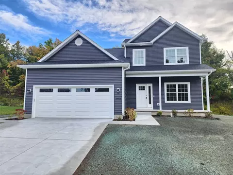 4903 Grouse Hollow Dr, Erie, PA 16504