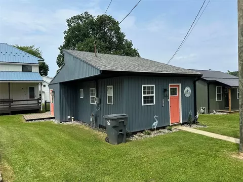 3140 Whitehouse Dr, Erie, PA 16505