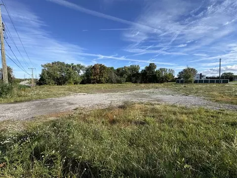 5552 W Ridge Rd, Erie, PA 16506