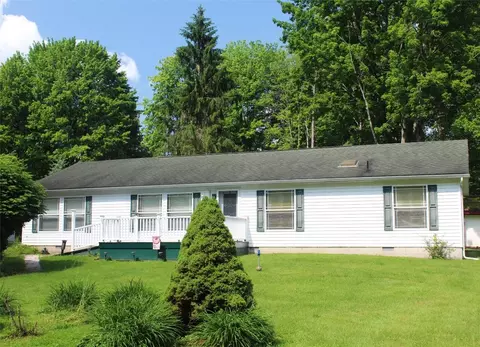8993 Warren Dr, Espyville, PA 16424