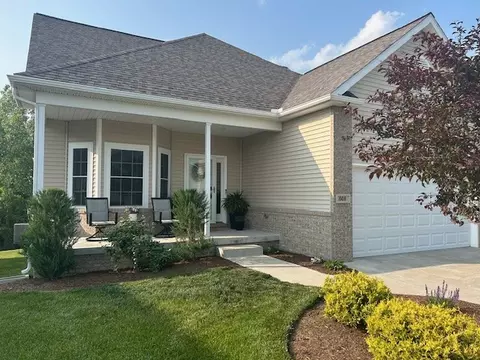 608 Fieldstone Dr #102, Erie, PA 16509