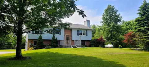 9990 Findley Lake Rd, North East, PA 16428