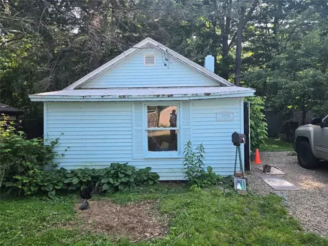 128 W Kelso Dr W, Erie, PA 16505