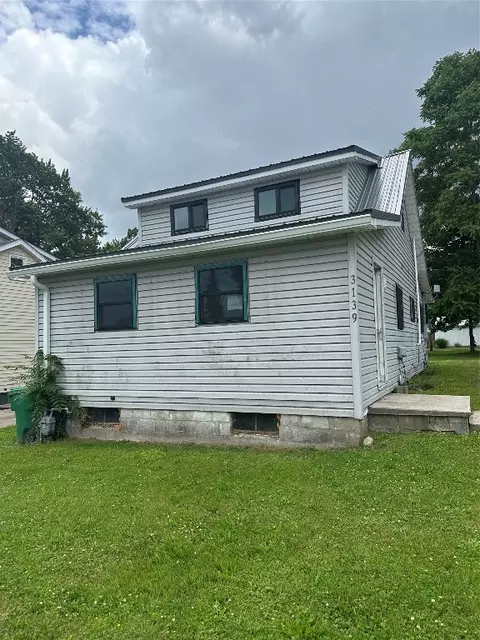 3139 Whitehouse Dr, Erie, PA 16505